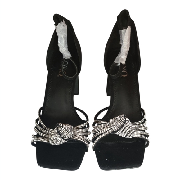XOXO Elegant Flavian Black Heels with Rhinestones-Size 8 NWOT - Picture 2 of 6